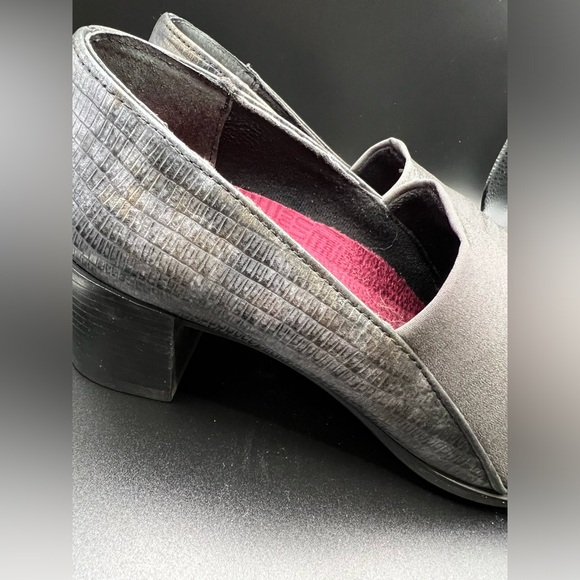 MUNRO Billie Pump women’s Heels Size 6.5Wide in Grey Lizard/Grey Fabric - Picture 6 of 12